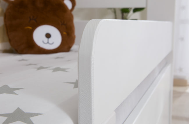 Einzelbett mit Rausfallschutz "Bennet" 120x200 Kiefer massiv