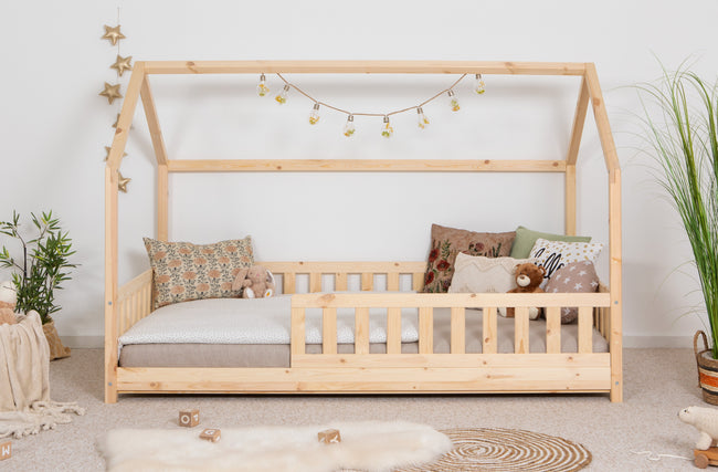 Kinderbett Hausbett "Kay" 120x200 Kiefer Massiv